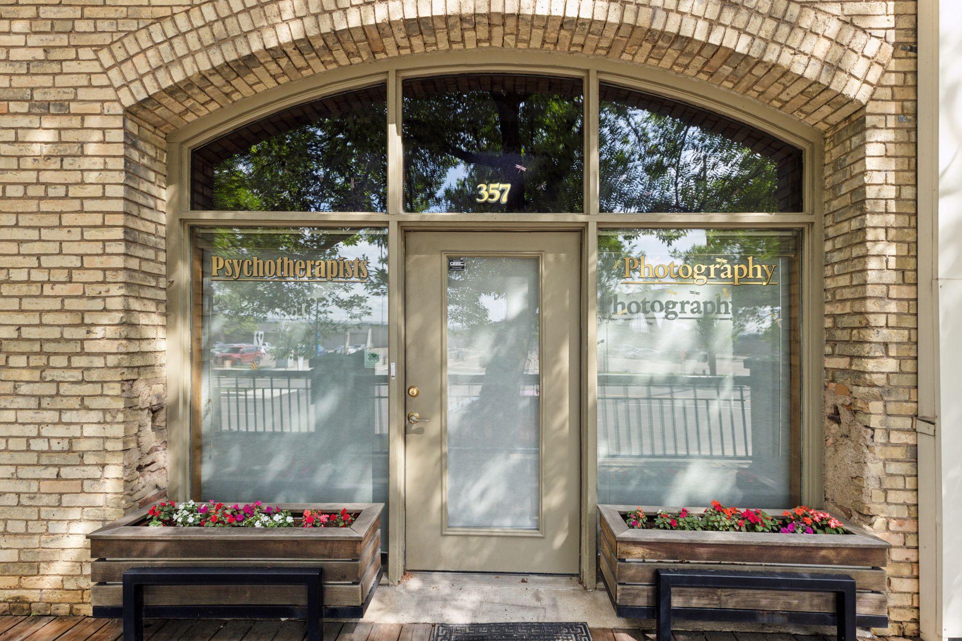 357 Kellogg Boulevard E 8