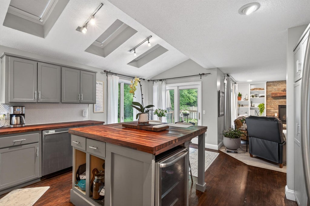 Photo of 10261 Phaeton Drive, Eden Prairie, MN 55347 (MLS # 7038627)