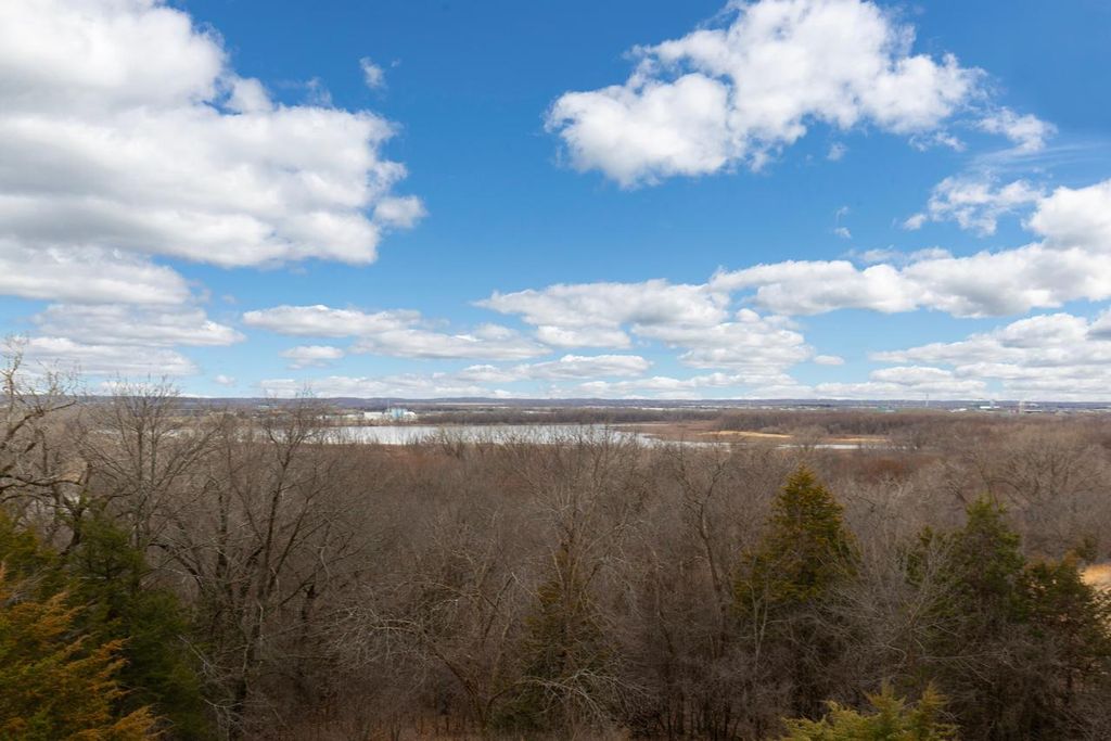 Photo of 10471 Spyglass Drive, Eden Prairie, MN 55347 (MLS # 7051033)