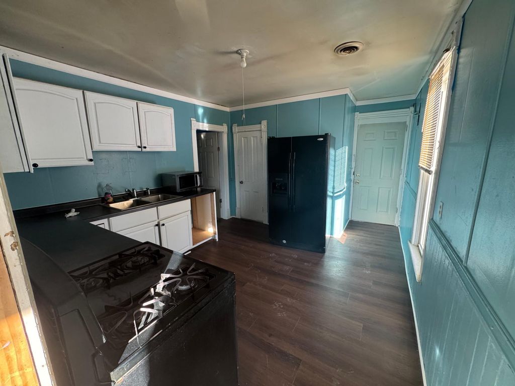 Photo of 2106 4th Avenue N, Minneapolis, MN 55405 (MLS # 7084789)