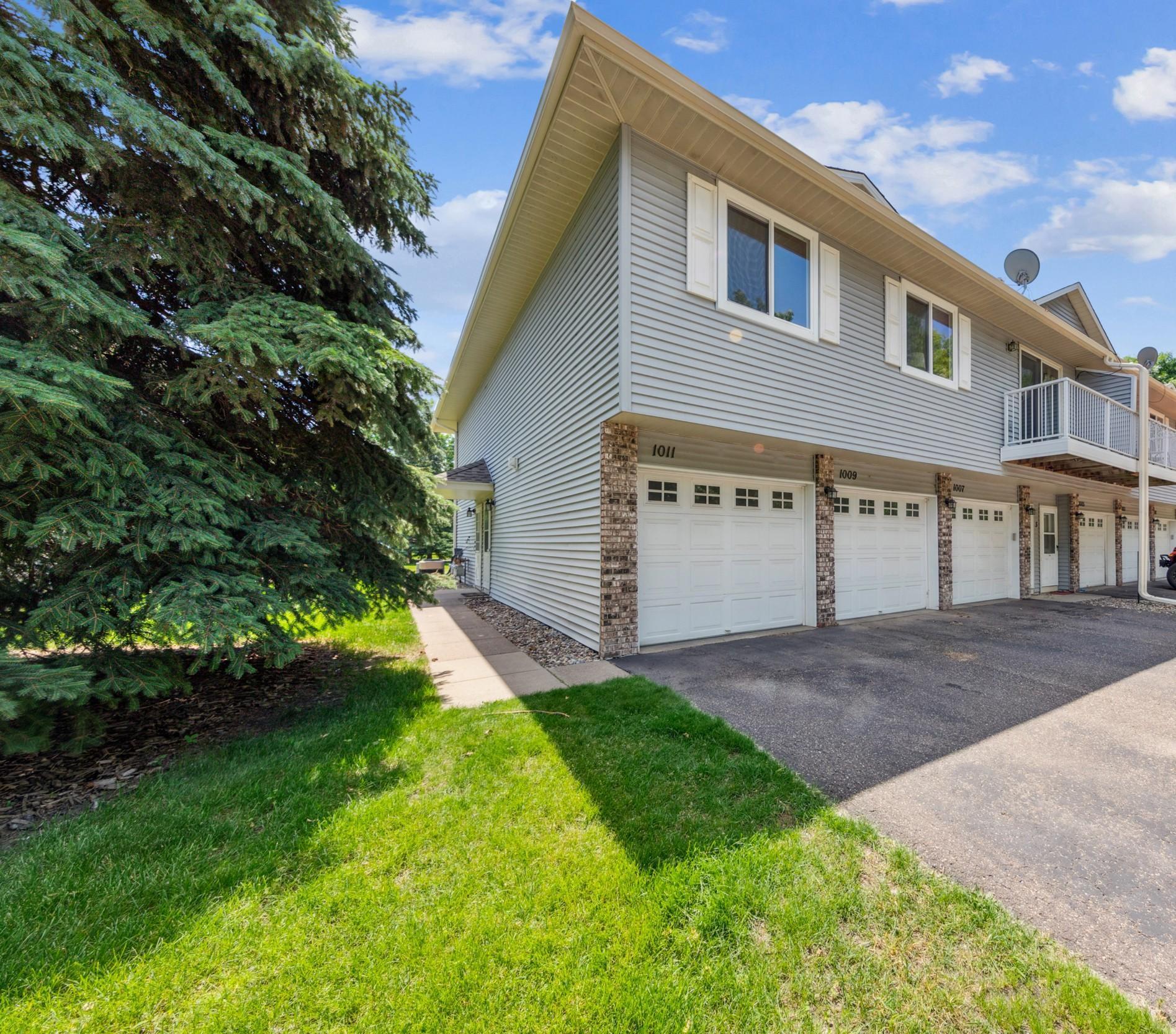 1011 Pond View Court