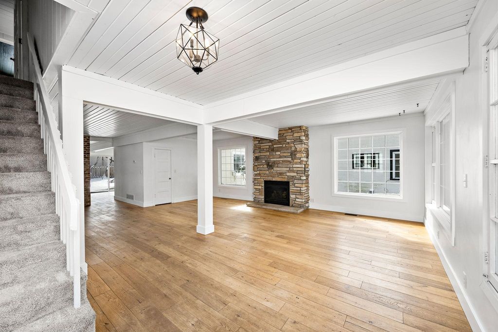 Photo of 80 Oak Street, Mahtomedi, MN 55115 (MLS # 7037990)