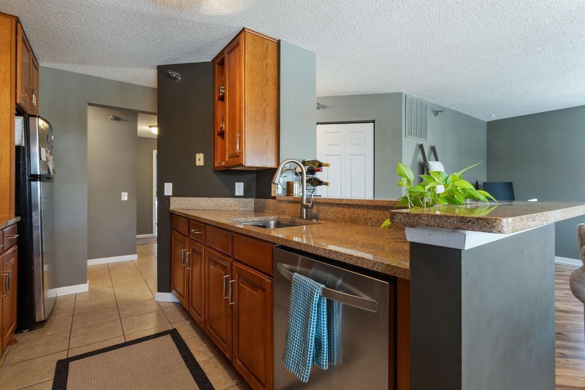 6157 Chasewood Parkway 201