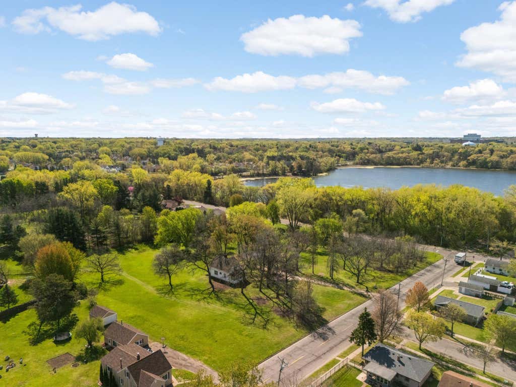 Photo of 1240 McKnight Road N, Maplewood, MN 55119 (MLS # 7063853)