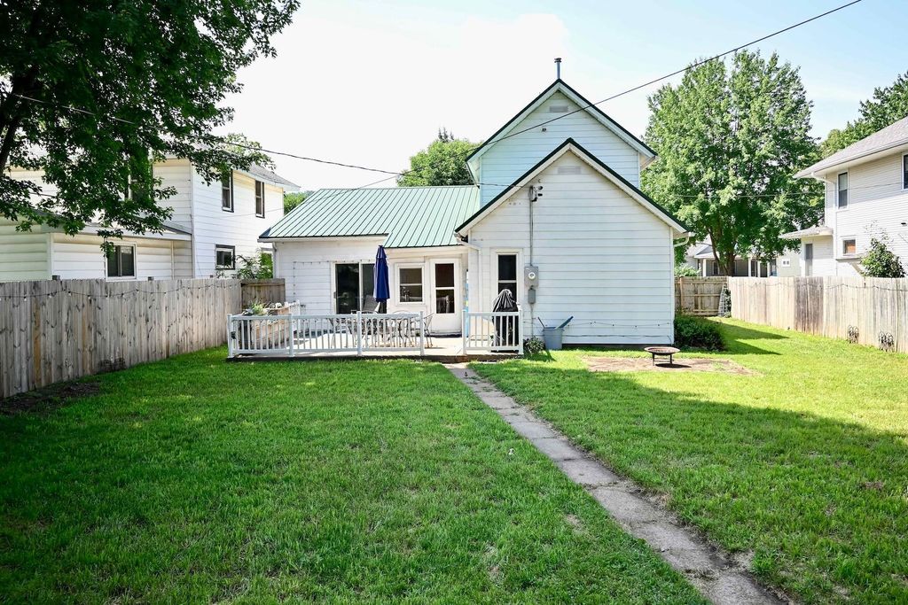 Photo of 214 E Howard Street, Winona, MN 55987 (MLS # 7111909)