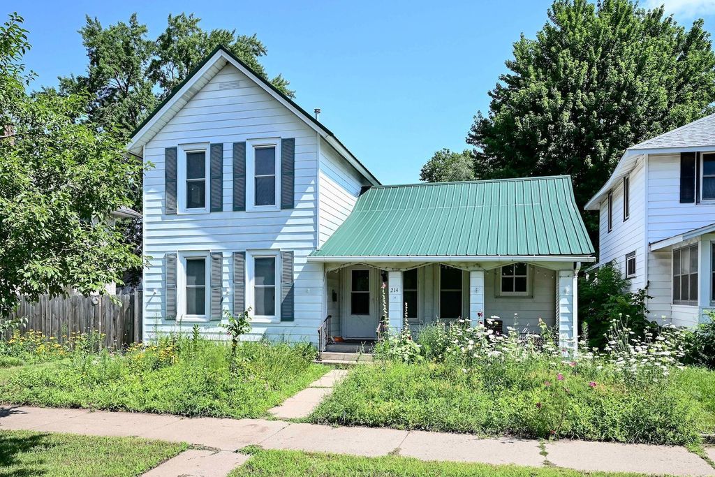 Photo of 214 E Howard Street, Winona, MN 55987 (MLS # 7111909)