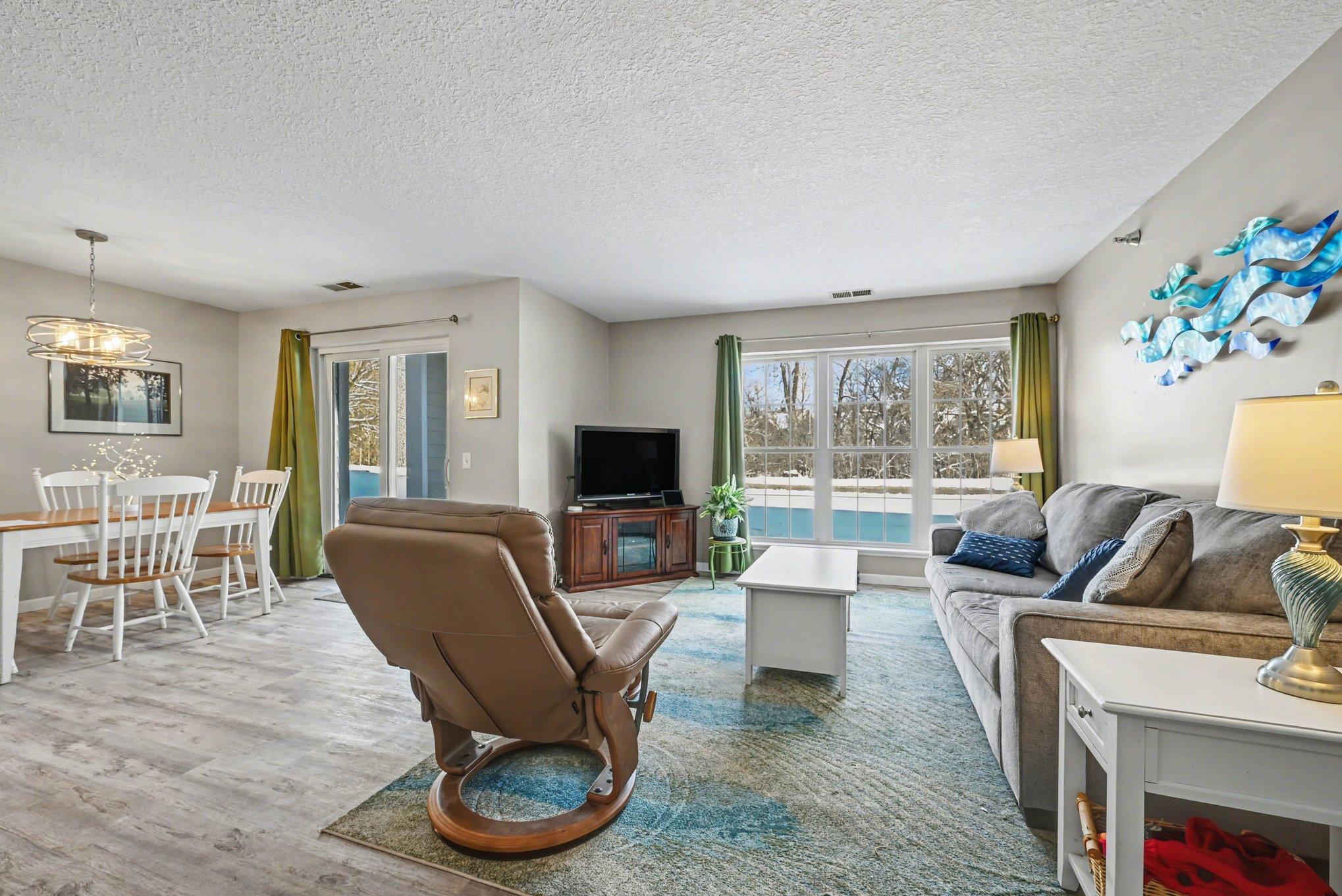 6165 Chasewood Parkway 1