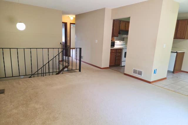 1504 Roundhouse Circle