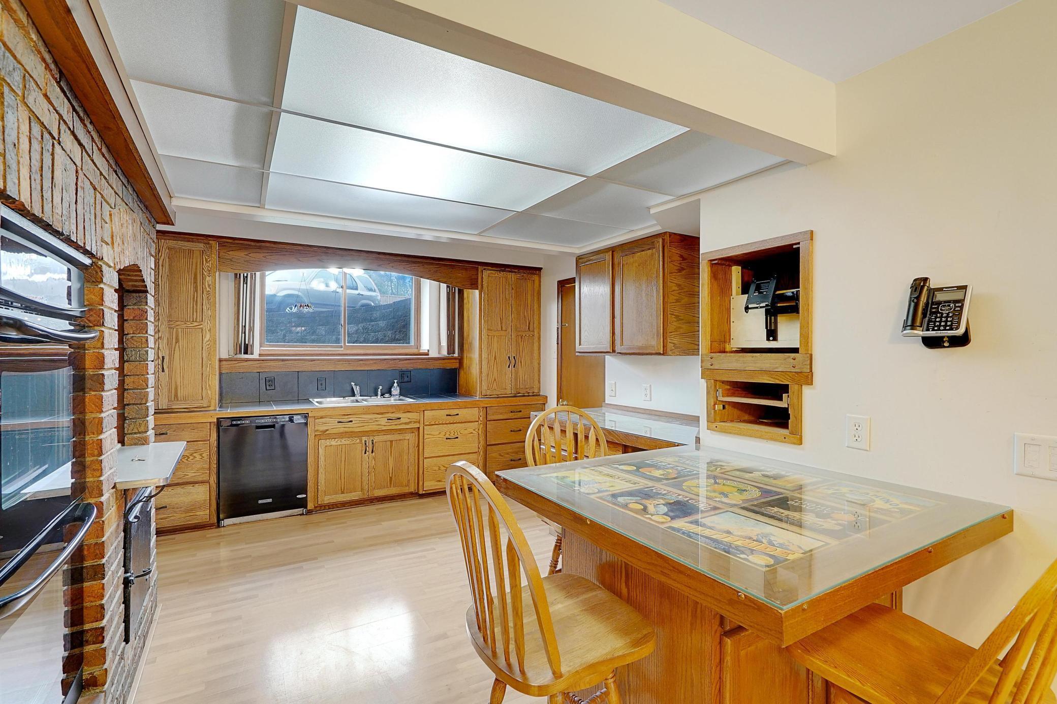 987 County Road C2 W