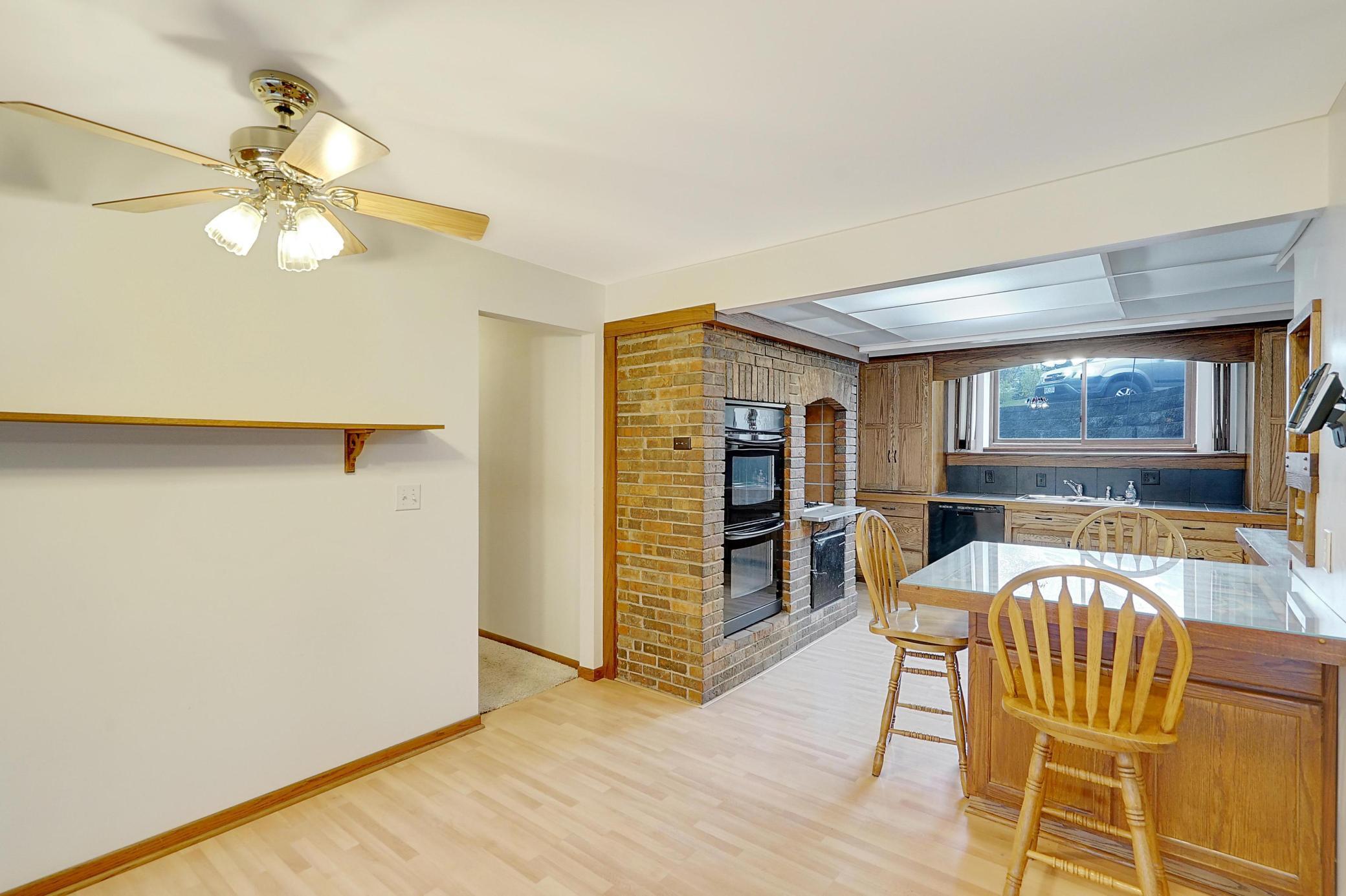 987 County Road C2 W