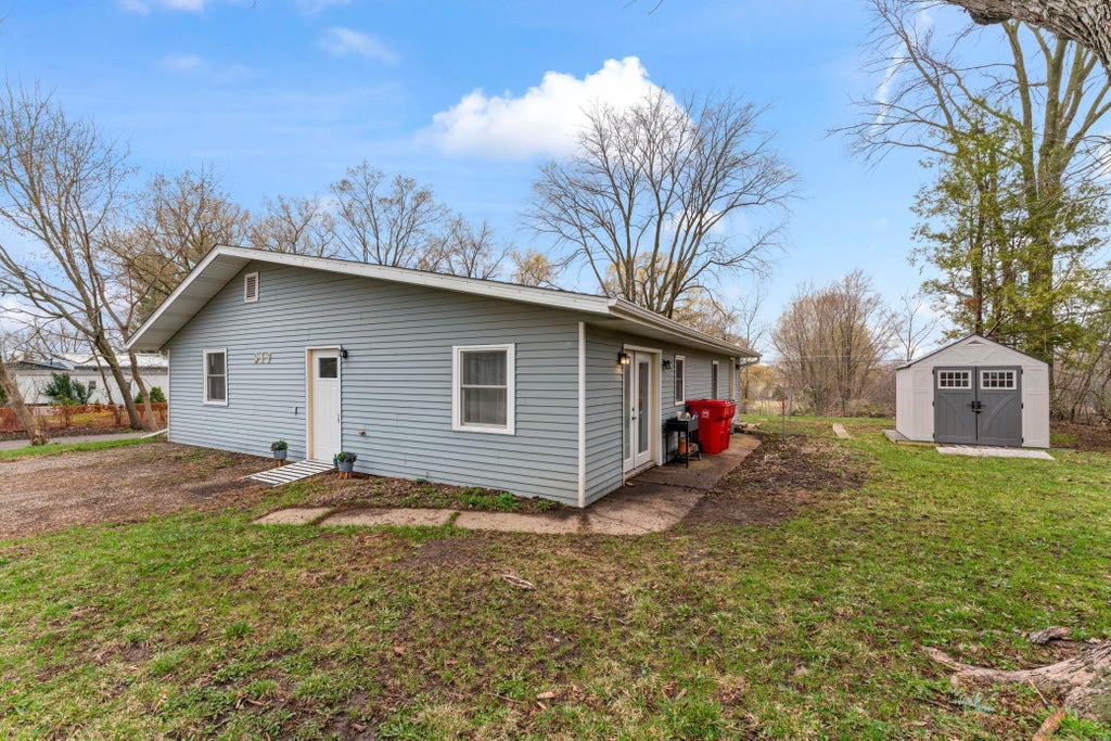 Photo of 917 Chester Avenue SE, Rochester, MN 55904 (MLS # 7154428)