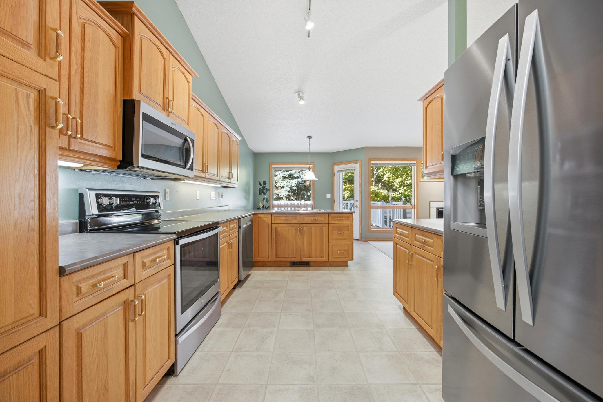 Fargo, North Dakota 58104, United States, 5 Bedrooms Bedrooms, ,3 BathroomsBathrooms,Residential,Pending Sale,250147