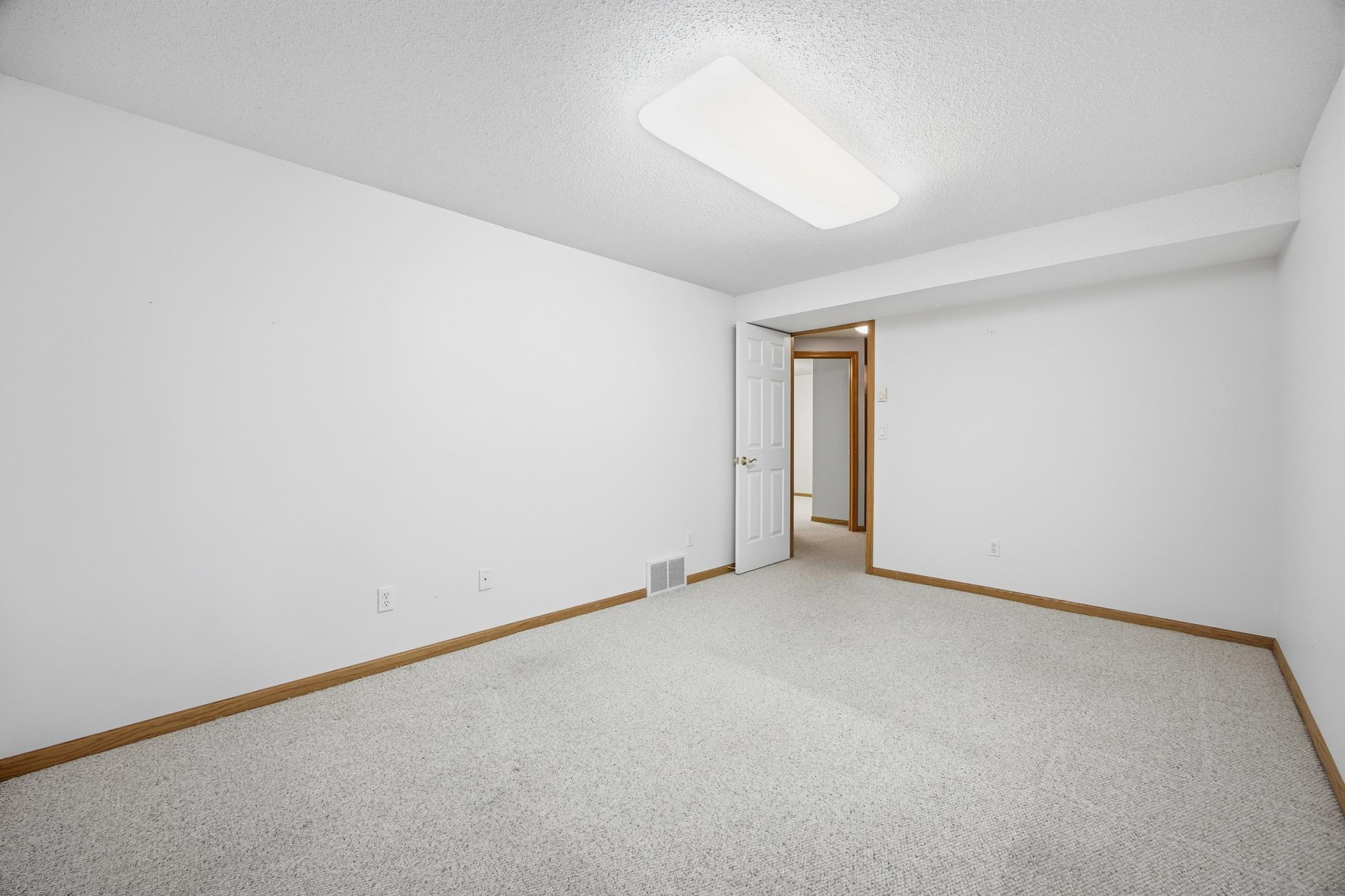 Fargo, North Dakota 58104, United States, 5 Bedrooms Bedrooms, ,3 BathroomsBathrooms,Residential,Pending Sale,250147