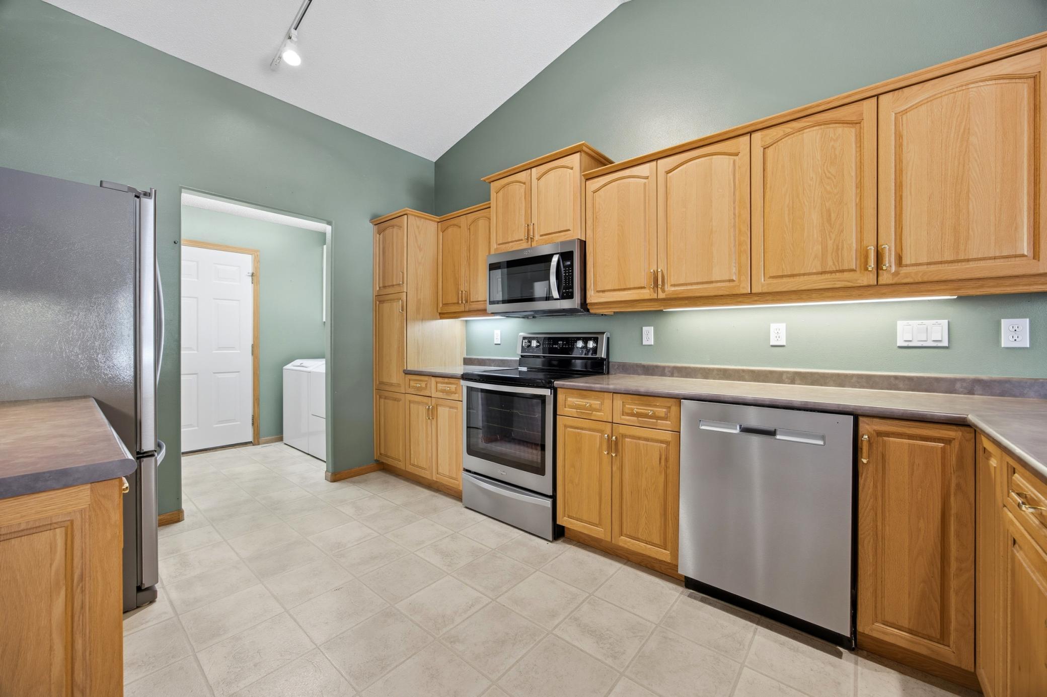 Fargo, North Dakota 58104, United States, 5 Bedrooms Bedrooms, ,3 BathroomsBathrooms,Residential,Pending Sale,250147