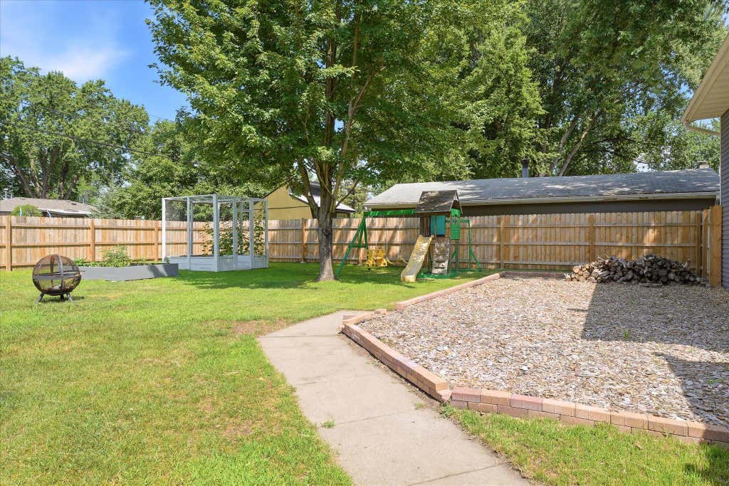 Photo of 5809 Quail Avenue N, Crystal, MN 55429 (MLS # 7069744)