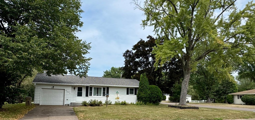 Photo of 1002 W Spruce Street, Chippewa Falls, WI 54729 (MLS # 7127398)