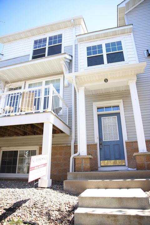 1675 Village Trail E 5 Maplewood MN 55109