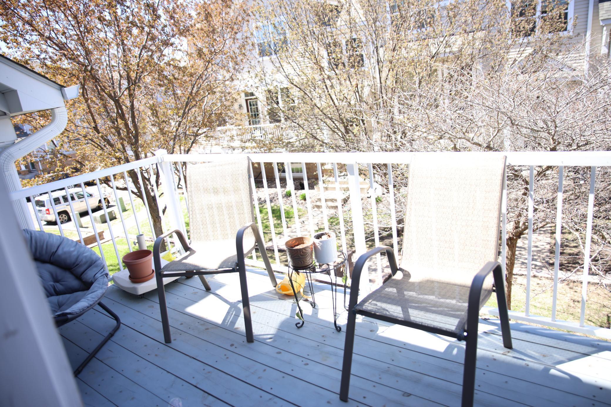 1675 Village Trail E 5
