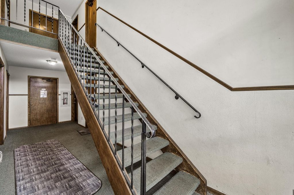 Photo of 814 9th Avenue S #5, Hopkins, MN 55343 (MLS # 7032648)