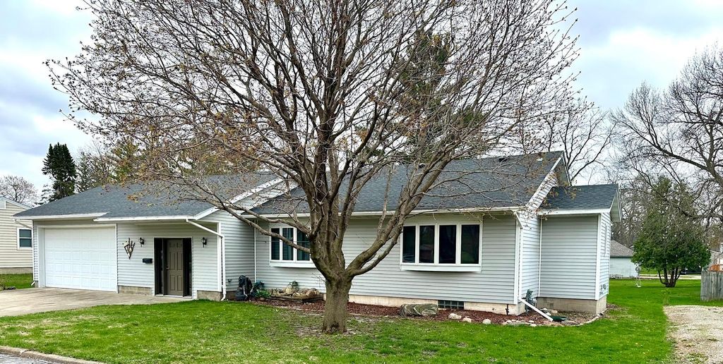 Photo of 227 2nd Avenue N, Emmons, MN 56029 (MLS # 7062049)