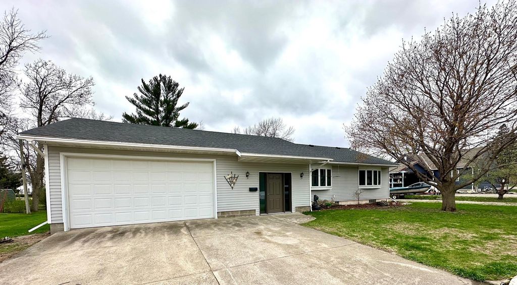 Photo of 227 2nd Avenue N, Emmons, MN 56029 (MLS # 7062049)