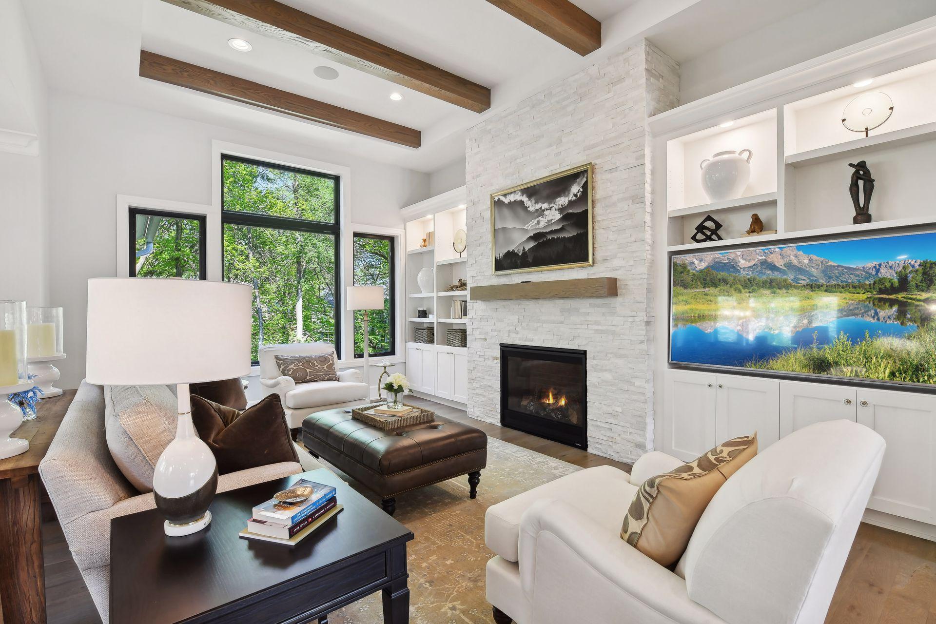 3921 White Oak Lane
