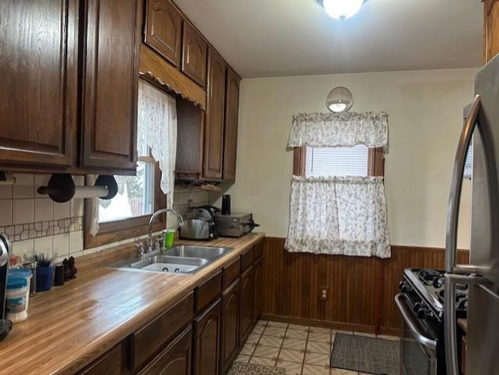 Photo of 6912 60th Avenue N, Crystal, MN 55428 (MLS # 7007536)