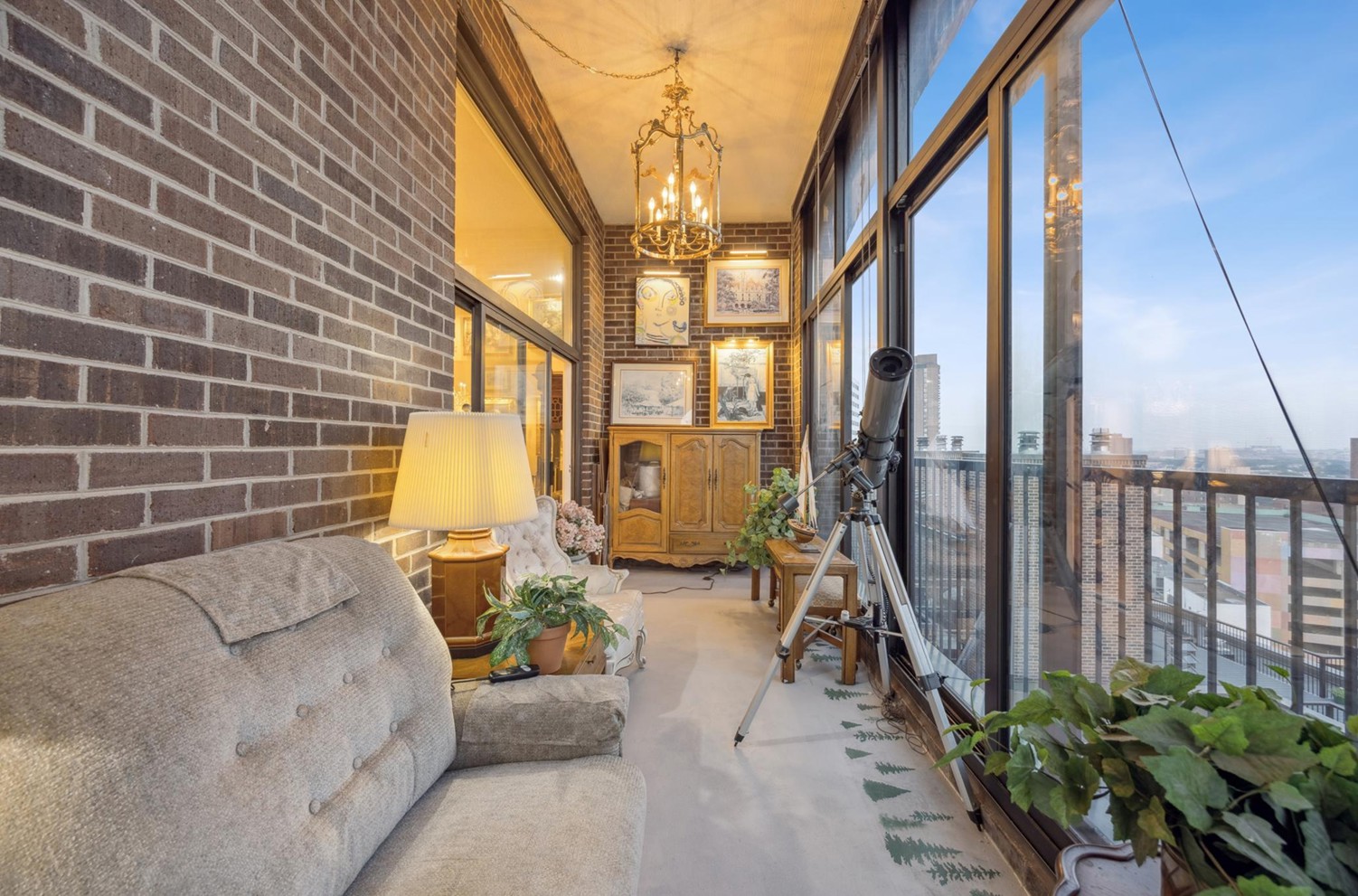 1235 Yale Place 1701