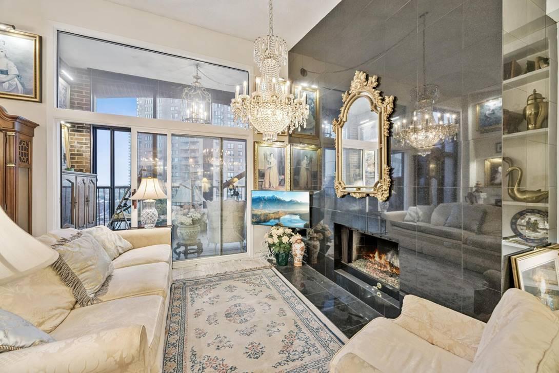 1235 Yale Place 1701