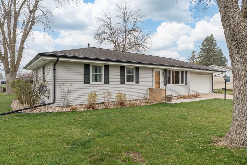 Photo of 502 S 7th Street, Le Sueur, MN 56058 (MLS # 7017024)
