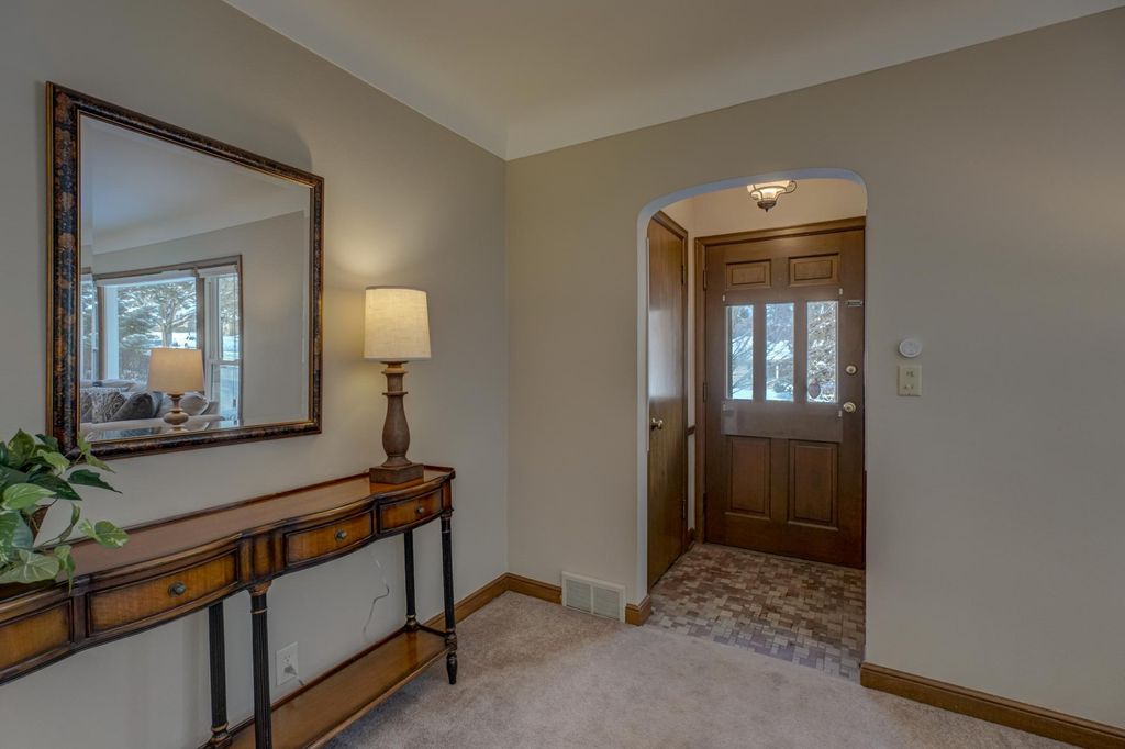 Photo of 1626 Bohland Avenue, Saint Paul, MN 55116 (MLS # 6808223)