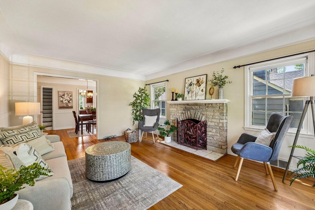Photo of 5529 Queen Avenue S, Minneapolis, MN 55410 (MLS # 6818397)