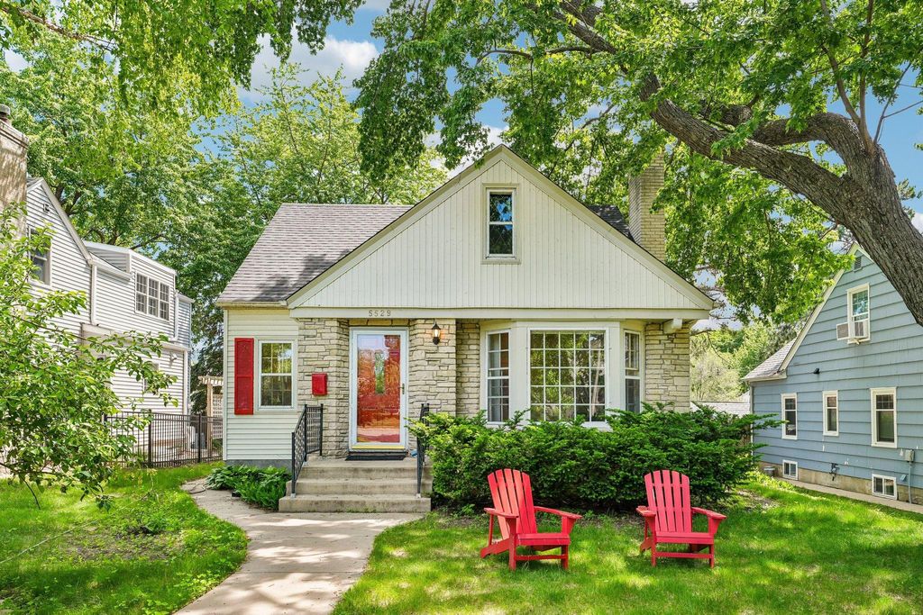 Photo of 5529 Queen Avenue S, Minneapolis, MN 55410 (MLS # 6818397)