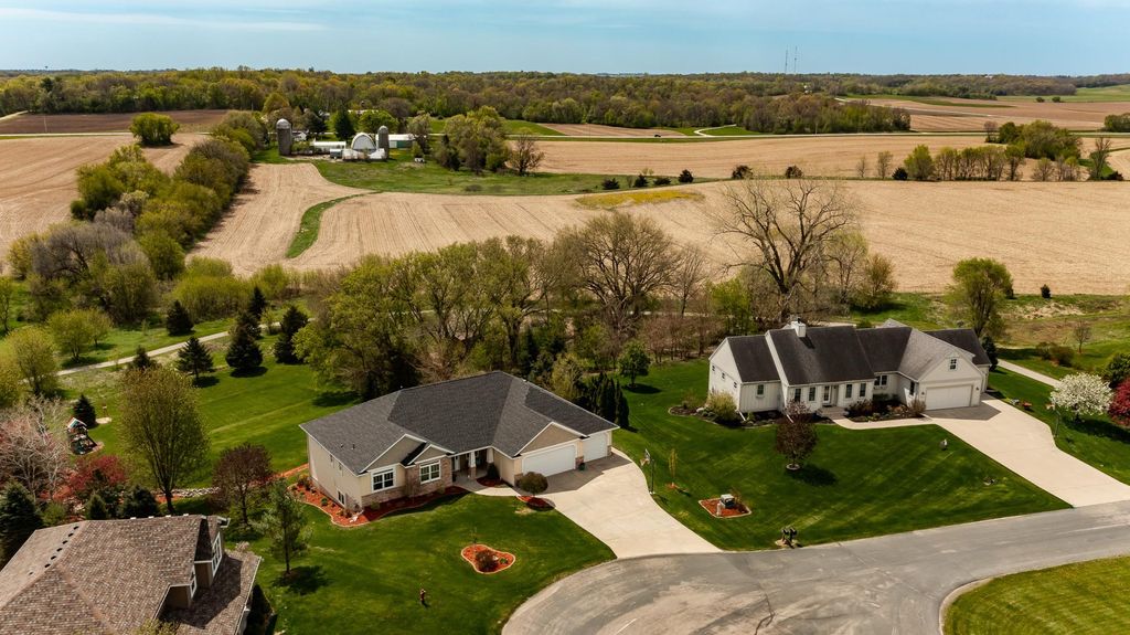 Photo of 1020 Istas Lane SW, Oronoco, MN 55960 (MLS # 7067780)