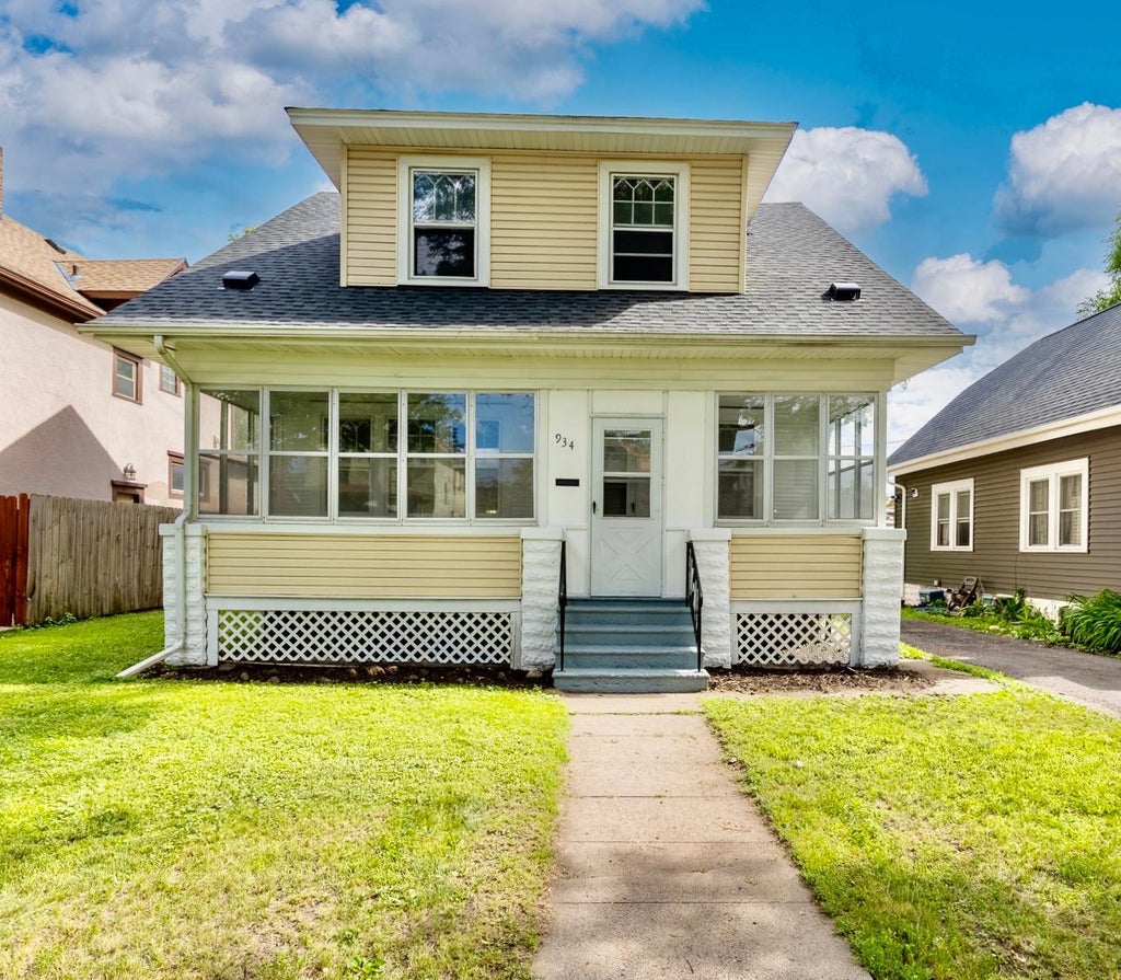 Photo of 934 Central Avenue W, Saint Paul, MN 55104 (MLS # 7094163)