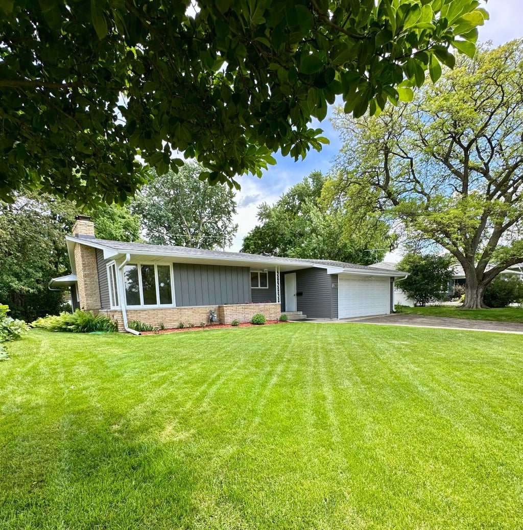 Photo of 2313 Texas Avenue S, Saint Louis Park, MN 55426 (MLS # 7094440)