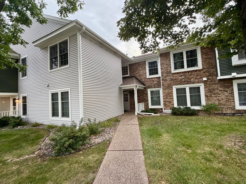 Photo of 10966 Quebec Avenue S, Bloomington, MN 55438 (MLS # 7142812)