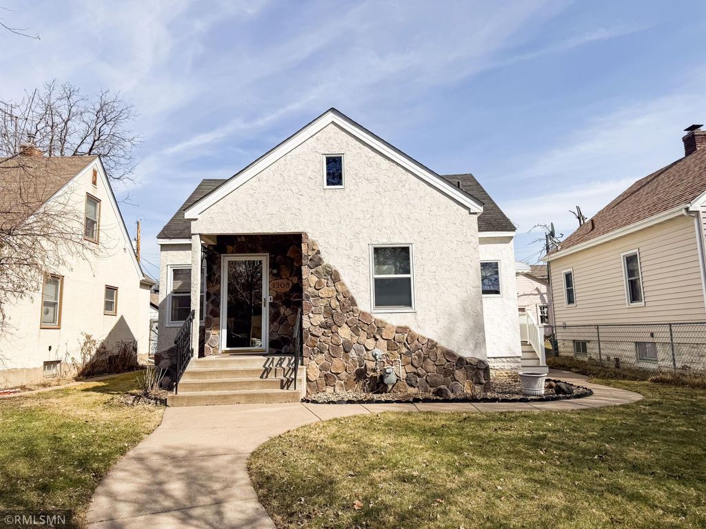 Photo of 1308 Marion Street, Saint Paul, MN 55117 (MLS # 7045742)