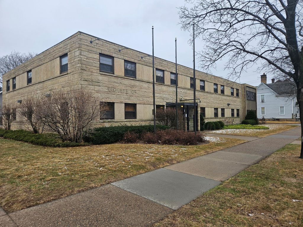 Photo of 176 W 8th St &amp; 402 Center Street, Winona, MN 55987 (MLS # 7007968)