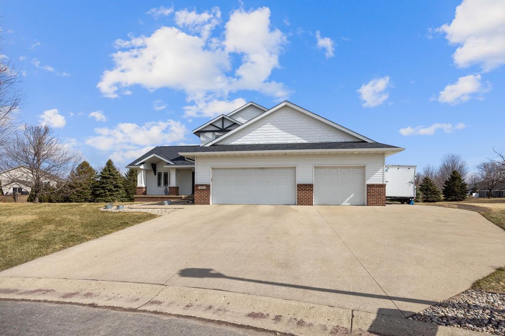 Photo of 120 Callaway Court, Mankato, MN 56001 (MLS # 6776274)