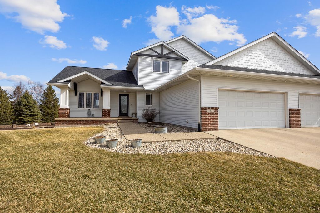 Photo of 120 Callaway Court, Mankato, MN 56001 (MLS # 6776274)