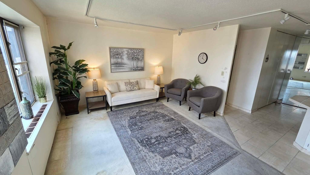 Photo of 15 S 1st St ST #A1512, Minneapolis, MN 55401 (MLS # 7110814)