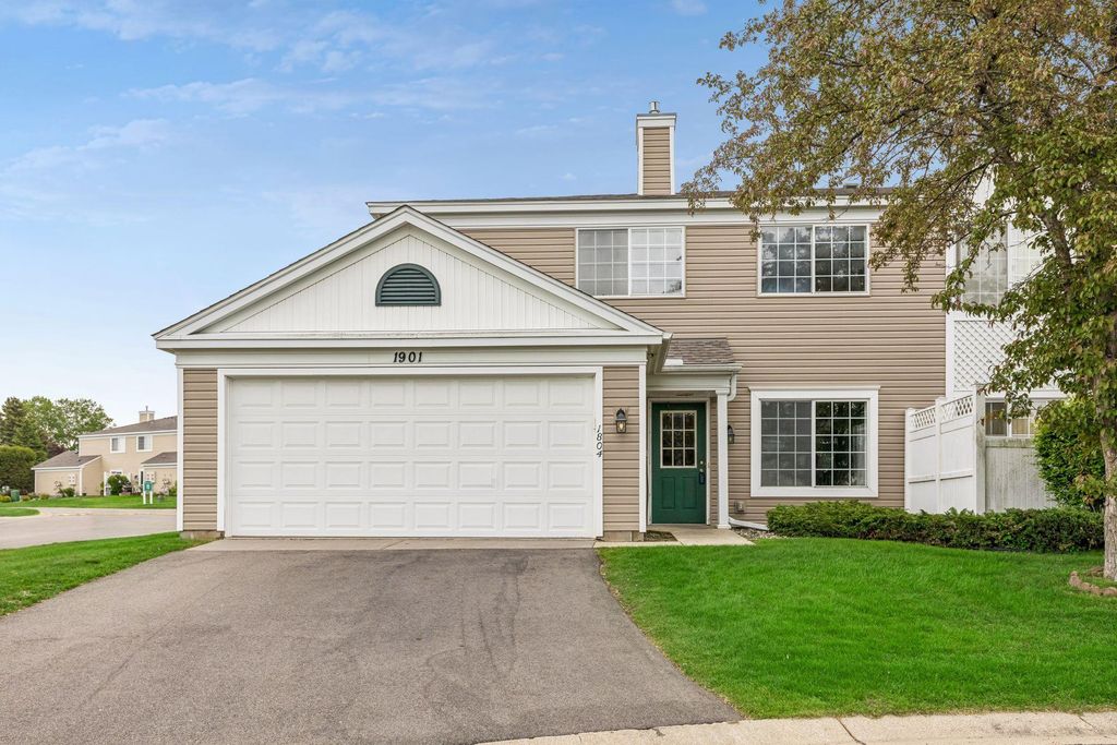 Photo of 1901 Southcross Drive W #1804, Burnsville, MN 55306 (MLS # 7080073)