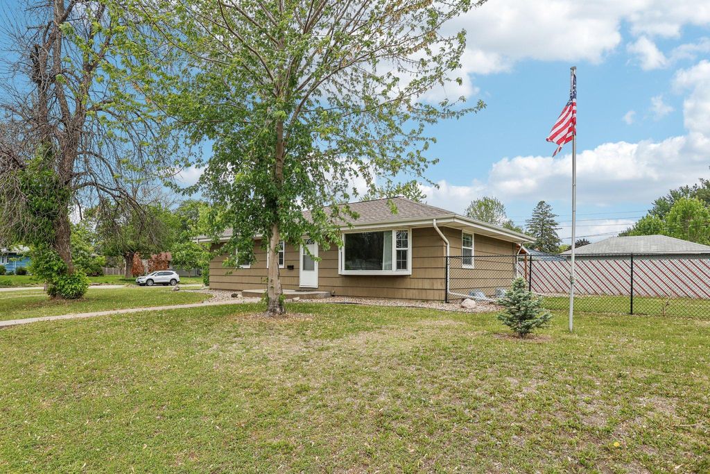 Photo of 2016 W 90th Street, Bloomington, MN 55431 (MLS # 7060113)