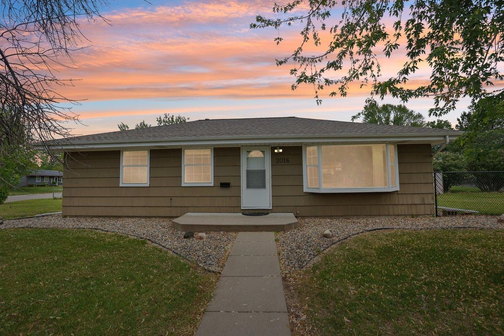 Photo of 2016 W 90th Street, Bloomington, MN 55431 (MLS # 7060113)