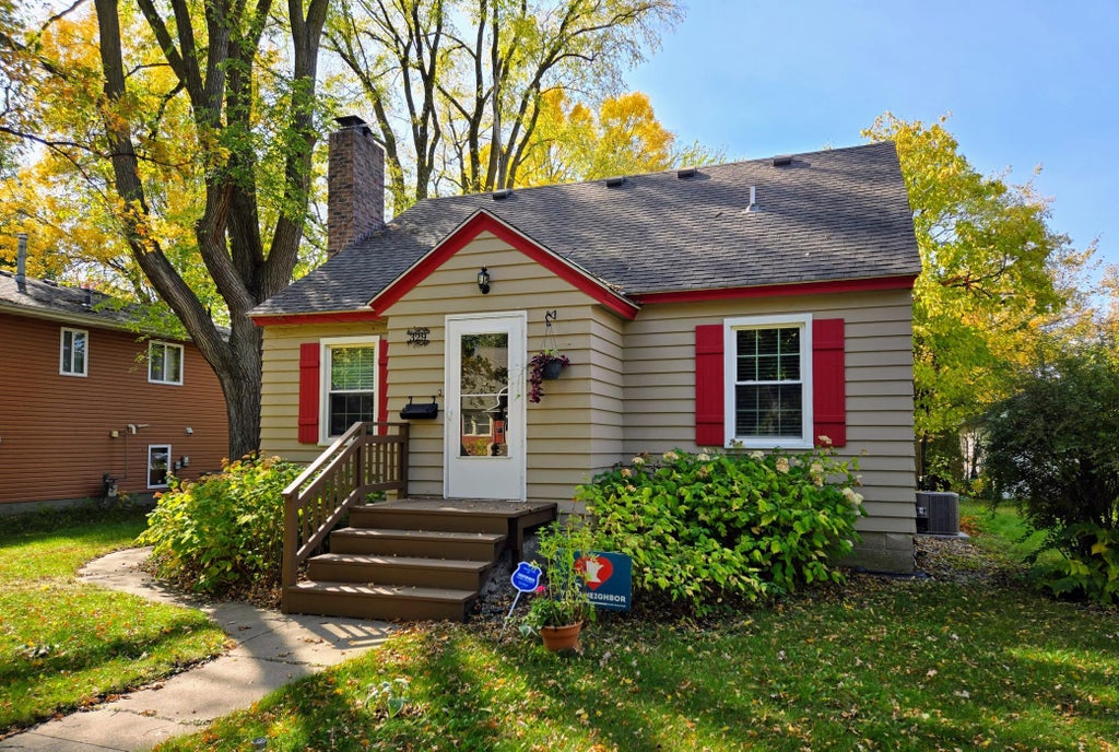 Photo of 329 2nd Avenue NE, Saint Cloud, MN 56304 (MLS # 7158250)
