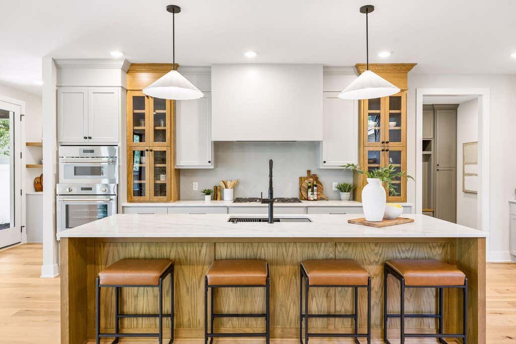 Photo of 4509 Oxford Avenue, Edina, MN 55436 (MLS # 7123023)