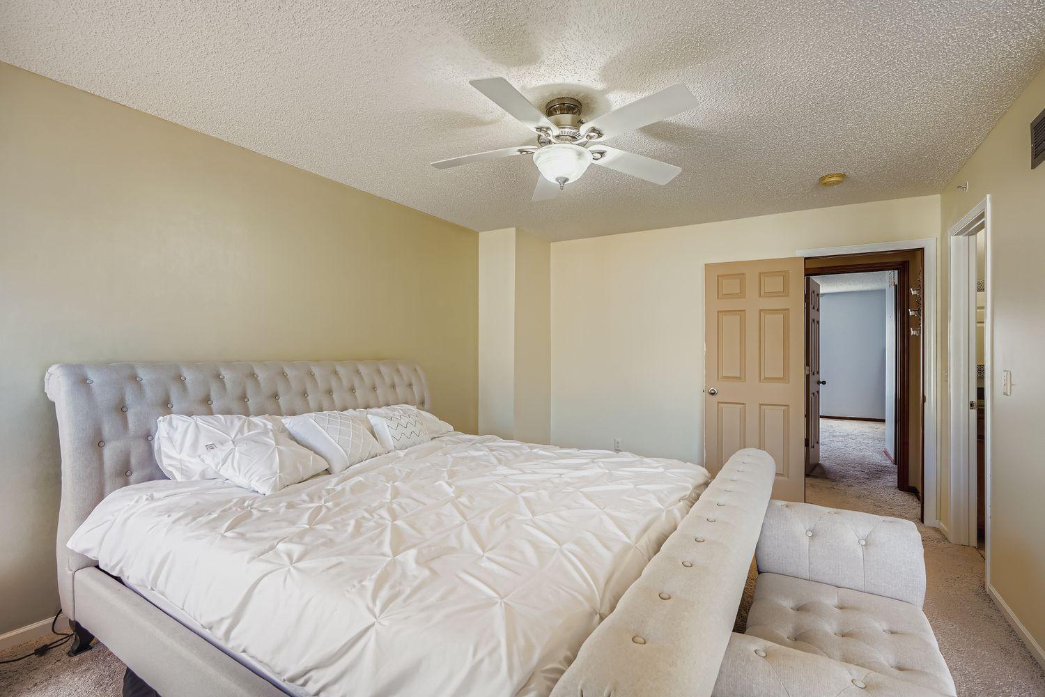 3852 La Belle Street