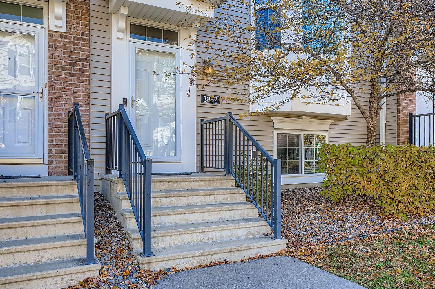 3852 La Belle Street