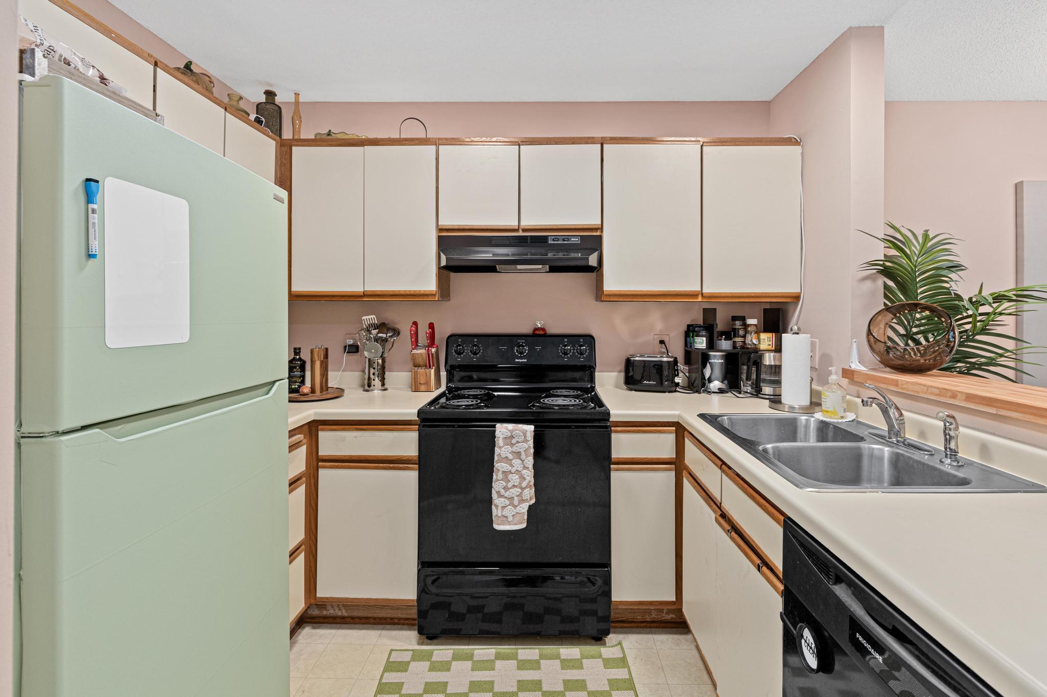 7631 Edinborough Way 5213